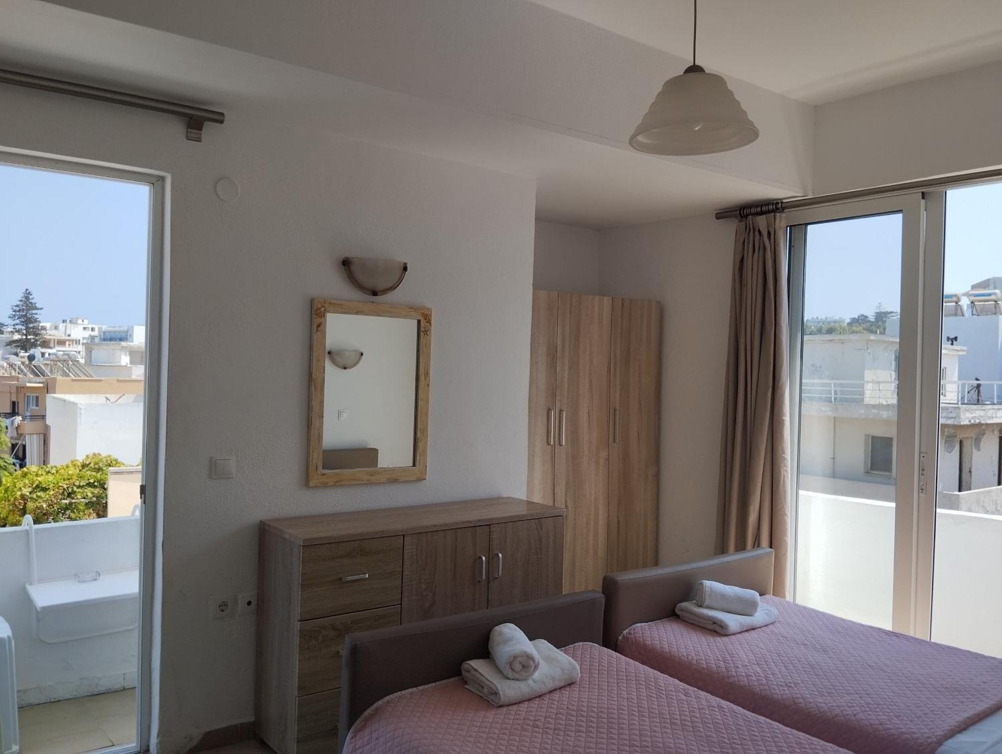 Lilian'S Seaview-Party Street-Youth Studios Rhodes City 外观 照片